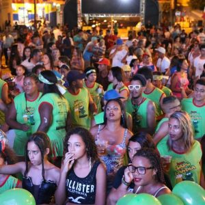 Praça lotada no primeiro dia do Carnaval Santa Vitória 2018 (84) Praça lotada no primeiro dia do Carnaval Santa Vitória 2018 (84)