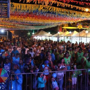 Praça lotada no primeiro dia do Carnaval Santa Vitória 2018 (85) Praça lotada no primeiro dia do Carnaval Santa Vitória 2018 (85)