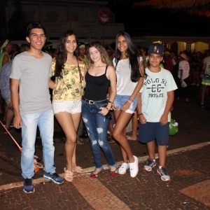 Praça lotada no primeiro dia do Carnaval Santa Vitória 2018 (9) Praça lotada no primeiro dia do Carnaval Santa Vitória 2018 (9)