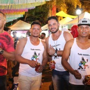 Praça lotada no primeiro dia do Carnaval Santa Vitória 2018 (94) Praça lotada no primeiro dia do Carnaval Santa Vitória 2018 (94)