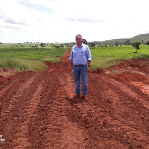 Prefeitura continua o trabalho de recuperação das estradas rurais Prefeitura continua o trabalho de recuperação das estradas rurais