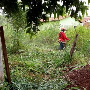 Prefeitura e comunidade mobilizam mutirão de limpeza no distrito de Chaveslândia para reforçar combate contra a Dengue (1) Prefeitura e comunidade mobilizam mutirão de limpeza no distrito de Chaveslândia para reforçar combate contra a Dengue (1)