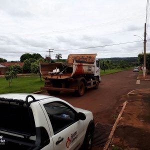 Prefeitura e comunidade mobilizam mutirão de limpeza no distrito de Chaveslândia para reforçar combate contra a Dengue (12) Prefeitura e comunidade mobilizam mutirão de limpeza no distrito de Chaveslândia para reforçar combate contra a Dengue (12)