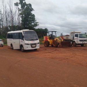 Prefeitura e comunidade mobilizam mutirão de limpeza no distrito de Chaveslândia para reforçar combate contra a Dengue (14) Prefeitura e comunidade mobilizam mutirão de limpeza no distrito de Chaveslândia para reforçar combate contra a Dengue (14)
