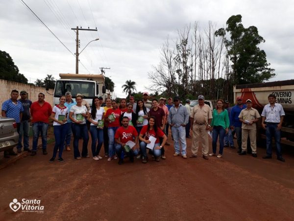 Prefeitura e comunidade mobilizam mutirão de limpeza no distrito de Chaveslândia para reforçar combate contra a Dengue (23)