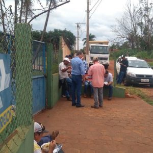 Prefeitura e comunidade mobilizam mutirão de limpeza no distrito de Chaveslândia para reforçar combate contra a Dengue (33) Prefeitura e comunidade mobilizam mutirão de limpeza no distrito de Chaveslândia para reforçar combate contra a Dengue (33)