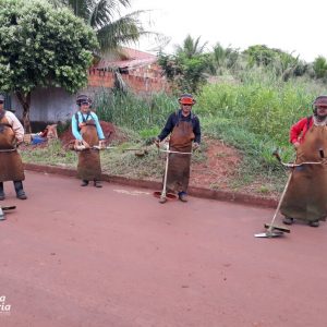 Prefeitura e comunidade mobilizam mutirão de limpeza no distrito de Chaveslândia para reforçar combate contra a Dengue (5) Prefeitura e comunidade mobilizam mutirão de limpeza no distrito de Chaveslândia para reforçar combate contra a Dengue (5)