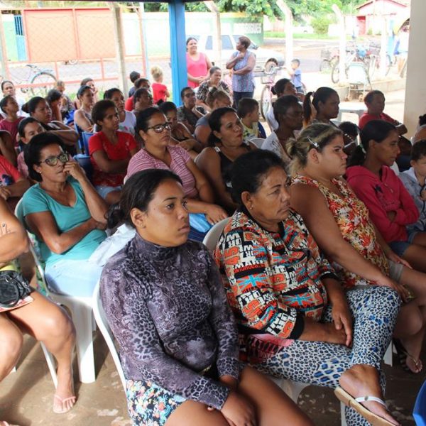 CRAS Geni Braga da Silva realiza reuniões mensais com os beneficiários do Programa Bolsa Família CRAS Geni Braga da Silva realiza reuniões mensais com os beneficiários do Programa Bolsa Família
