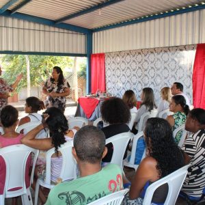 CRAS Geni Braga da Silva realiza reuniões mensais com os beneficiários do Programa Bolsa Família CRAS Geni Braga da Silva realiza reuniões mensais com os beneficiários do Programa Bolsa Família