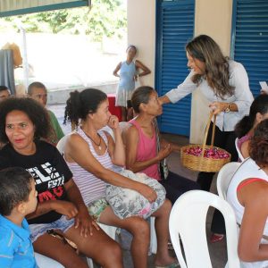 CRAS Geni Braga da Silva realiza reuniões mensais com os beneficiários do Programa Bolsa Família CRAS Geni Braga da Silva realiza reuniões mensais com os beneficiários do Programa Bolsa Família