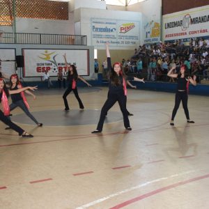 Estudantes de Santa Vitória e autoridades participam da abertura do JEMG (20)