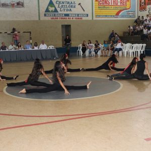 Estudantes de Santa Vitória e autoridades participam da abertura do JEMG (21)