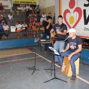 Estudantes de Santa Vitória e autoridades participam da abertura do JEMG (23)