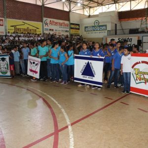 Estudantes de Santa Vitória e autoridades participam da abertura do JEMG (6)