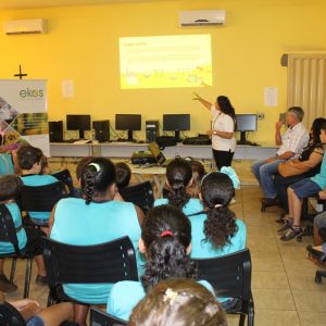 Alunos da Escola Estadual de Chaveslândia assistem filme “WALL-E” orientados pela RPTE e Secretarias Municipais (12)