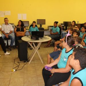 Alunos da Escola Estadual de Chaveslândia assistem filme “WALL-E” orientados pela RPTE e Secretarias Municipais (7)