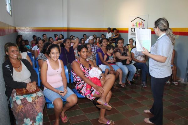 Equipes dos CRAS realizam reuniões com orientações aos beneficiários do Bolsa Família (1)