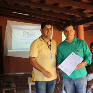 Membros do Colmeia se reúnem com representantes da COPASA na Comunidade Mato Largo (3) Membros do Colmeia se reúnem com representantes da COPASA na Comunidade Mato Largo (3)