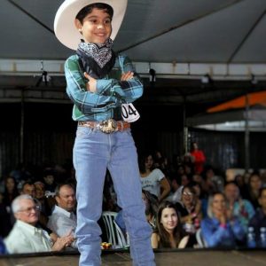 Prefeito e Primeira-Dama prestigiam o tradicional Concurso Garoto e Garota Exposanta 2018 (16) Prefeito e Primeira-Dama prestigiam o tradicional Concurso Garoto e Garota Exposanta 2018 (16)