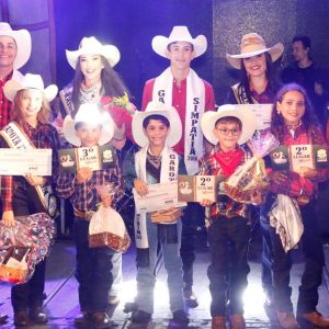 Prefeito e Primeira-Dama prestigiam o tradicional Concurso Garoto e Garota Exposanta 2018 (2) Prefeito e Primeira-Dama prestigiam o tradicional Concurso Garoto e Garota Exposanta 2018 (2)