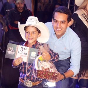 Prefeito e Primeira-Dama prestigiam o tradicional Concurso Garoto e Garota Exposanta 2018 (93) Prefeito e Primeira-Dama prestigiam o tradicional Concurso Garoto e Garota Exposanta 2018 (93)