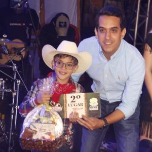 Prefeito e Primeira-Dama prestigiam o tradicional Concurso Garoto e Garota Exposanta 2018 (94) Prefeito e Primeira-Dama prestigiam o tradicional Concurso Garoto e Garota Exposanta 2018 (94)