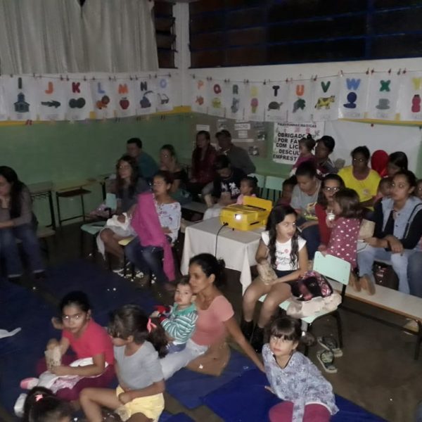 CEMEI Luiza Maria de Paula realiza “Cine Família” e encanta as crianças (1) CEMEI Luiza Maria de Paula realiza “Cine Família” e encanta as crianças (1)