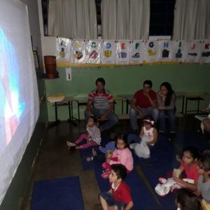 CEMEI Luiza Maria de Paula realiza “Cine Família” e encanta as crianças (4) CEMEI Luiza Maria de Paula realiza “Cine Família” e encanta as crianças (4)