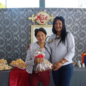 CRAS João Pinheiro da Silva comemora o Dia das Mães com famílias beneficiadas no bairro Vila Rica e em Chaveslândia (19) CRAS João Pinheiro da Silva comemora o Dia das Mães com famílias beneficiadas no bairro Vila Rica e em Chaveslândia (19)