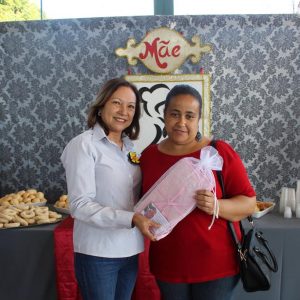 CRAS João Pinheiro da Silva comemora o Dia das Mães com famílias beneficiadas no bairro Vila Rica e em Chaveslândia (21) CRAS João Pinheiro da Silva comemora o Dia das Mães com famílias beneficiadas no bairro Vila Rica e em Chaveslândia (21)