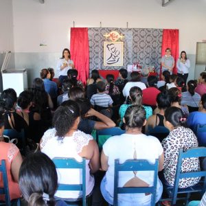 CRAS João Pinheiro da Silva comemora o Dia das Mães com famílias beneficiadas no bairro Vila Rica e em Chaveslândia (30) CRAS João Pinheiro da Silva comemora o Dia das Mães com famílias beneficiadas no bairro Vila Rica e em Chaveslândia (30)