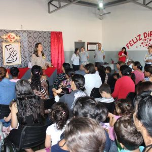 CRAS João Pinheiro da Silva comemora o Dia das Mães com famílias beneficiadas no bairro Vila Rica e em Chaveslândia (35) CRAS João Pinheiro da Silva comemora o Dia das Mães com famílias beneficiadas no bairro Vila Rica e em Chaveslândia (35)