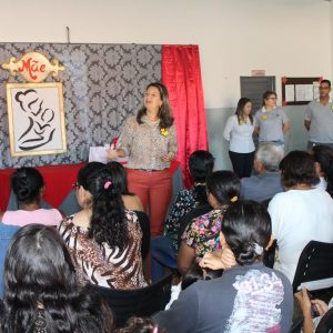 CRAS João Pinheiro da Silva comemora o Dia das Mães com famílias beneficiadas no bairro Vila Rica e em Chaveslândia (36) CRAS João Pinheiro da Silva comemora o Dia das Mães com famílias beneficiadas no bairro Vila Rica e em Chaveslândia (36)