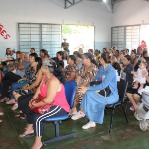 CRAS João Pinheiro da Silva comemora o Dia das Mães com famílias beneficiadas no bairro Vila Rica e em Chaveslândia (37) CRAS João Pinheiro da Silva comemora o Dia das Mães com famílias beneficiadas no bairro Vila Rica e em Chaveslândia (37)