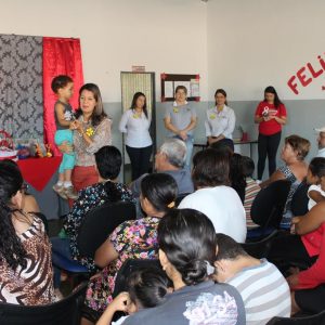 CRAS João Pinheiro da Silva comemora o Dia das Mães com famílias beneficiadas no bairro Vila Rica e em Chaveslândia (38) CRAS João Pinheiro da Silva comemora o Dia das Mães com famílias beneficiadas no bairro Vila Rica e em Chaveslândia (38)
