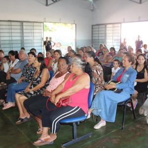 CRAS João Pinheiro da Silva comemora o Dia das Mães com famílias beneficiadas no bairro Vila Rica e em Chaveslândia (39) CRAS João Pinheiro da Silva comemora o Dia das Mães com famílias beneficiadas no bairro Vila Rica e em Chaveslândia (39)