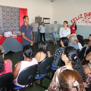 CRAS João Pinheiro da Silva comemora o Dia das Mães com famílias beneficiadas no bairro Vila Rica e em Chaveslândia (40) CRAS João Pinheiro da Silva comemora o Dia das Mães com famílias beneficiadas no bairro Vila Rica e em Chaveslândia (40)