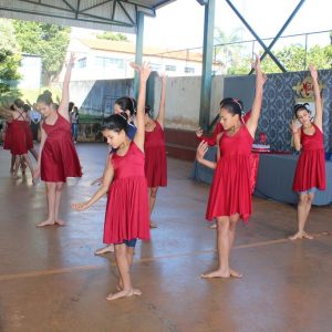 CRAS João Pinheiro da Silva comemora o Dia das Mães com famílias beneficiadas no bairro Vila Rica e em Chaveslândia (5) CRAS João Pinheiro da Silva comemora o Dia das Mães com famílias beneficiadas no bairro Vila Rica e em Chaveslândia (5)