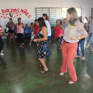 CRAS João Pinheiro da Silva comemora o Dia das Mães com famílias beneficiadas no bairro Vila Rica e em Chaveslândia (51) CRAS João Pinheiro da Silva comemora o Dia das Mães com famílias beneficiadas no bairro Vila Rica e em Chaveslândia (51)