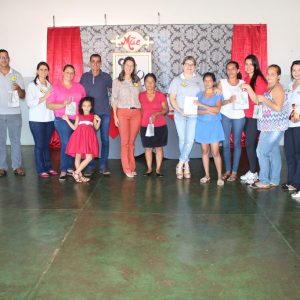 CRAS João Pinheiro da Silva comemora o Dia das Mães com famílias beneficiadas no bairro Vila Rica e em Chaveslândia (53) CRAS João Pinheiro da Silva comemora o Dia das Mães com famílias beneficiadas no bairro Vila Rica e em Chaveslândia (53)
