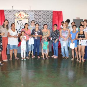 CRAS João Pinheiro da Silva comemora o Dia das Mães com famílias beneficiadas no bairro Vila Rica e em Chaveslândia (57) CRAS João Pinheiro da Silva comemora o Dia das Mães com famílias beneficiadas no bairro Vila Rica e em Chaveslândia (57)