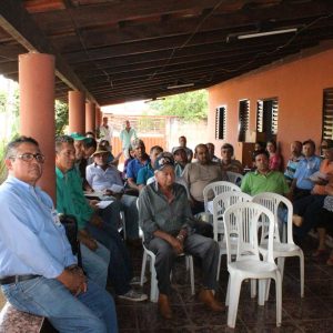 Membros do Colmeia apresentam programa Pró-Mananciais na Comunidade do Mato Largo Membros do Colmeia apresentam programa Pró-Mananciais na Comunidade do Mato Largo