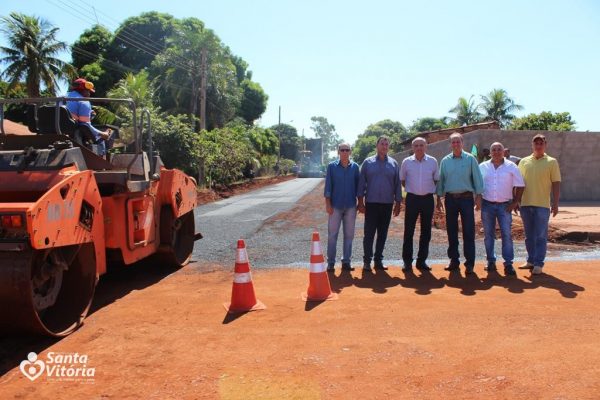 Prefeitura de Santa Vitória inicia obras de pavimentação asfáltica em Chaveslândia (7)