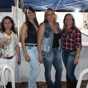 Prefeitura inicia comemorações pelo aniversário de Santa Vitória no distrito de Perdilândia (100) Prefeitura inicia comemorações pelo aniversário de Santa Vitória no distrito de Perdilândia (100)