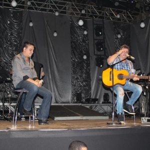 Prefeitura inicia comemorações pelo aniversário de Santa Vitória no distrito de Perdilândia (116) Prefeitura inicia comemorações pelo aniversário de Santa Vitória no distrito de Perdilândia (116)