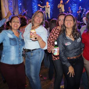 Prefeitura inicia comemorações pelo aniversário de Santa Vitória no distrito de Perdilândia (129) Prefeitura inicia comemorações pelo aniversário de Santa Vitória no distrito de Perdilândia (129)