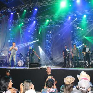 Prefeitura inicia comemorações pelo aniversário de Santa Vitória no distrito de Perdilândia (135) Prefeitura inicia comemorações pelo aniversário de Santa Vitória no distrito de Perdilândia (135)