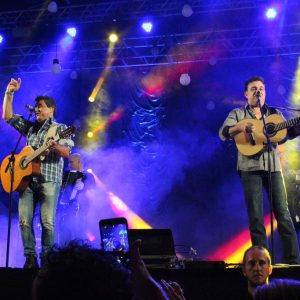 Prefeitura inicia comemorações pelo aniversário de Santa Vitória no distrito de Perdilândia (136) Prefeitura inicia comemorações pelo aniversário de Santa Vitória no distrito de Perdilândia (136)