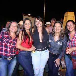 Prefeitura inicia comemorações pelo aniversário de Santa Vitória no distrito de Perdilândia (137) Prefeitura inicia comemorações pelo aniversário de Santa Vitória no distrito de Perdilândia (137)