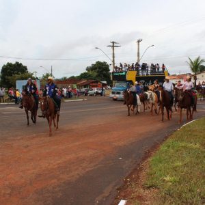Prefeitura inicia comemorações pelo aniversário de Santa Vitória no distrito de Perdilândia (163) Prefeitura inicia comemorações pelo aniversário de Santa Vitória no distrito de Perdilândia (163)